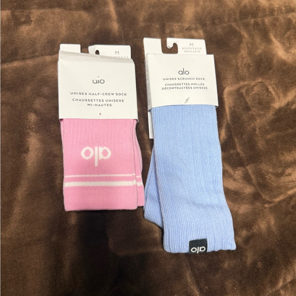 2 pairs of NWT ALO Yoga Pink & Light Blue Unisex Casual Socks - Picture 5 of 9